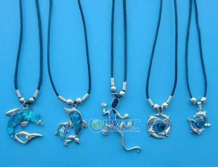 供應(yīng)鮑貝吊墜價(jià)格與廠家全覽 世界工廠網(wǎng)飾品信息庫(kù)解析